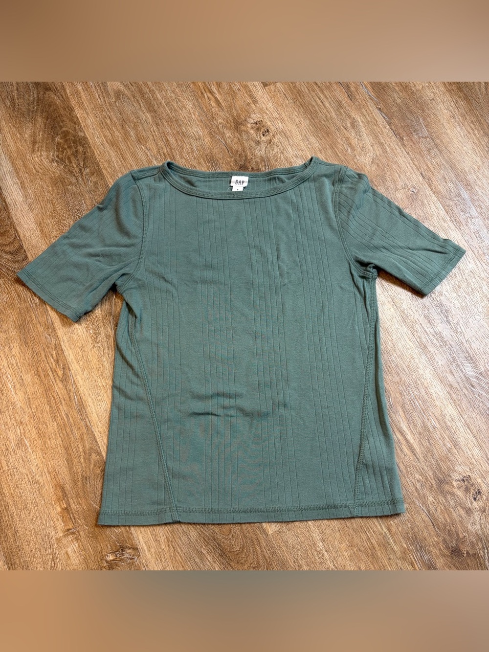 Gap ribbed green boatneck shirt